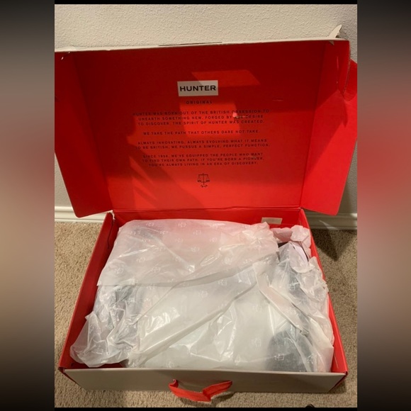 White Hunter Snow Boots - Picture 2 of 12